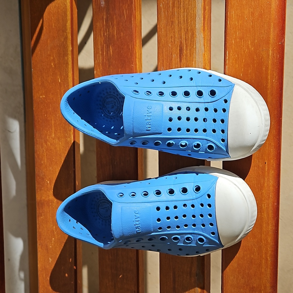 Native toddler shoes size C10